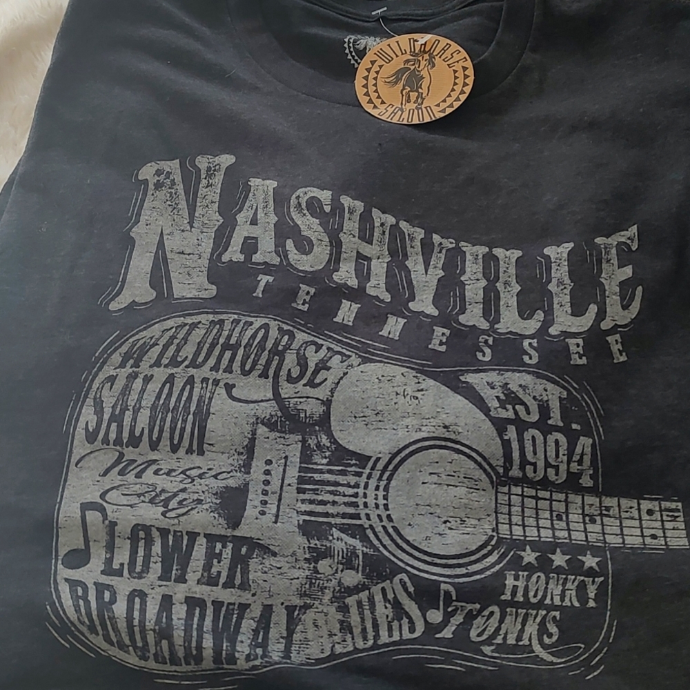 Nashville Tennessee wildhorse saloon extra large men's t-shirt.